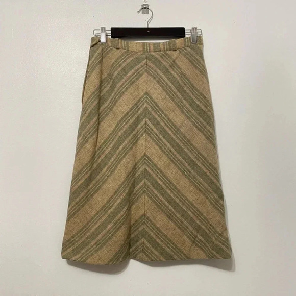 Vintage - 70s Chevron Wool Midi Skirt - Picture 2 of 11